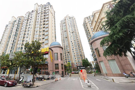 世尊华府3室2厅1卫113m2毛坯房